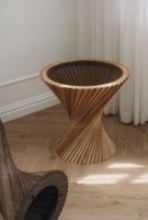 Billede af VIA Copenhagen Hyperbel Sidebord H: 47 cm - Oak White Oil/Clear Glass