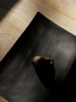 Billede af Audo Copenhagen Relevé Platter Ø: 40 cm - Dark Brown  