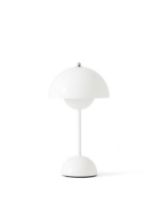 Billede af &Tradition Flowerpot VP9 Bordlampe H: 29,5 cm - Glossy White Eksklusiv Edition