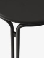 Billede af &Tradition Thorvald SC102 Space Copenhagen Outdoor Side Table Ø: 40 cm - Warm Black