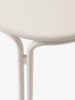 Billede af &Tradition Thorvald SC102 Space Copenhagen Outdoor Side Table Ø: 40 cm - Ivory
