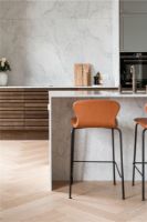 Billede af Bruunmunch PLAYchair Counter LowBack Fully Upholstered  - Sort/Basic Cognac Leather