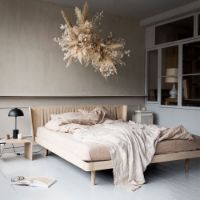 Billede af Auping Noa Sengeramme inkl. Milled hovedgærde og høje hjul 140x200 cm - Balanced Oak 