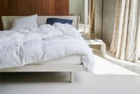 Billede af Auping Noa Sengeramme inkl. Solid hovedgærde og høje hjul 140x200 cm - Soft White