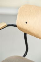 Billede af FDB Møbler J183 Holmen Stablestol m. armlæn - Sort stål, Eg, Taupe 