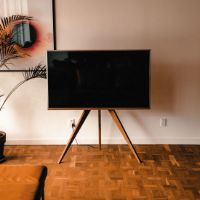 Billede af Kristian Juul ELLA TV-Stander H: 108,5 cm - Eg