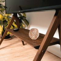 Billede af Kristian Juul Hylde Til KAYA TV-Stander - Valnød