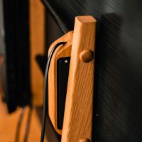 Billede af Kristian Juul Stikdåse til TV-Stander - Eg/Hvid