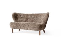 Billede af &Tradition Little Petra VB2 Sofa L: 150 cm - Oiled Walnut/Sheepskin Sahara