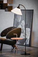 Billede af Le Klint 368 Gulvlampe H:142 Ø:54 cm Skærm 12-21 - Sort /  Hvid 