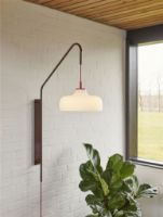 Billede af Hübsch Current Wall Light H: 111 cm - Red/Maroon