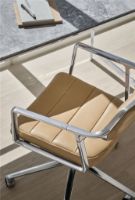 Billede af Vipp 453+ Swivel Stol m. Hjul - Aluminium/Camel Leather
