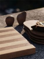 Billede af Ferm Living Stribe Cutting Board 25x36 cm - Valnød/Eg
