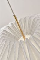 Billede af Le Klint 164 Softly Pleated I Pendant Round M Ø: 62 cm - Messing/Hvid