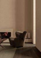 Billede af Audo Copenhagen Den Trætte Mand Lænestol inkl. Skammel SH: 38 cm - Lammeskind Sahara/Smoked Oak