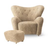 Billede af Audo Copenhagen Den Trætte Mand Lænestol inkl. Fodskammel - Natur Eg/Sheepskin Honey