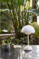 Billede af &Tradition Flowerpot VP9 Bordlampe H: 29,5 cm - Matt White