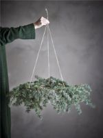 Billede af Bloomingville Cedar Krans Ø: 70 cm - Grøn m. Kunstige Blomster